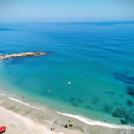 La Perla Cruise Apartment On Private Beach, Modern With Aircon & Wifi Benalmádena Eksteriør bilde