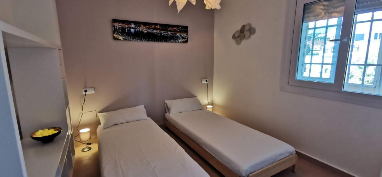 La Perla Cruise Apartment On Private Beach, Modern With Aircon & Wifi Benalmádena Eksteriør bilde