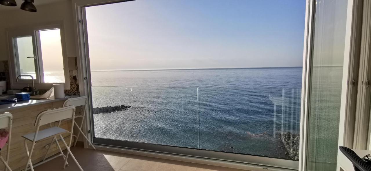 La Perla Cruise Apartment On Private Beach, Modern With Aircon & Wifi Benalmádena Eksteriør bilde