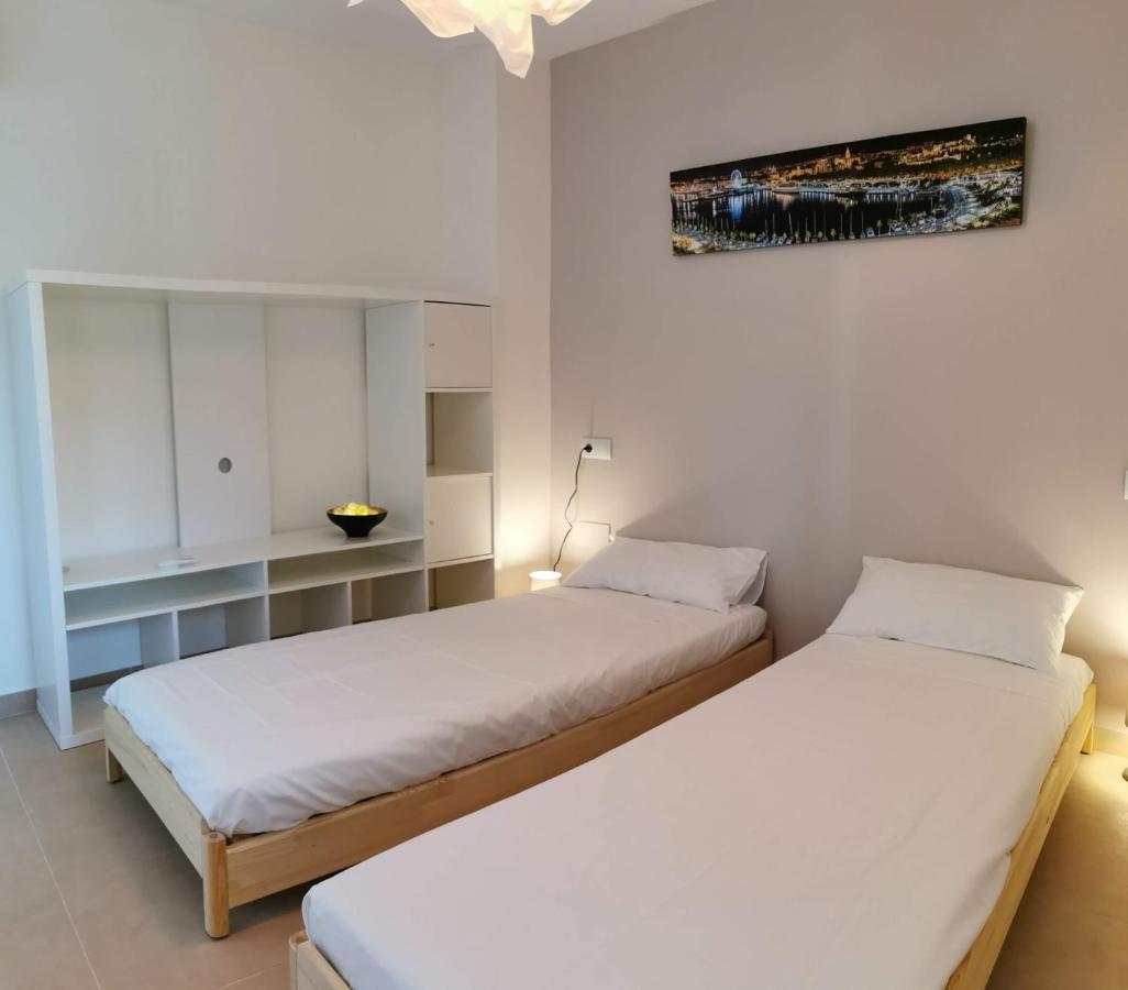 La Perla Cruise Apartment On Private Beach, Modern With Aircon & Wifi Benalmádena Eksteriør bilde